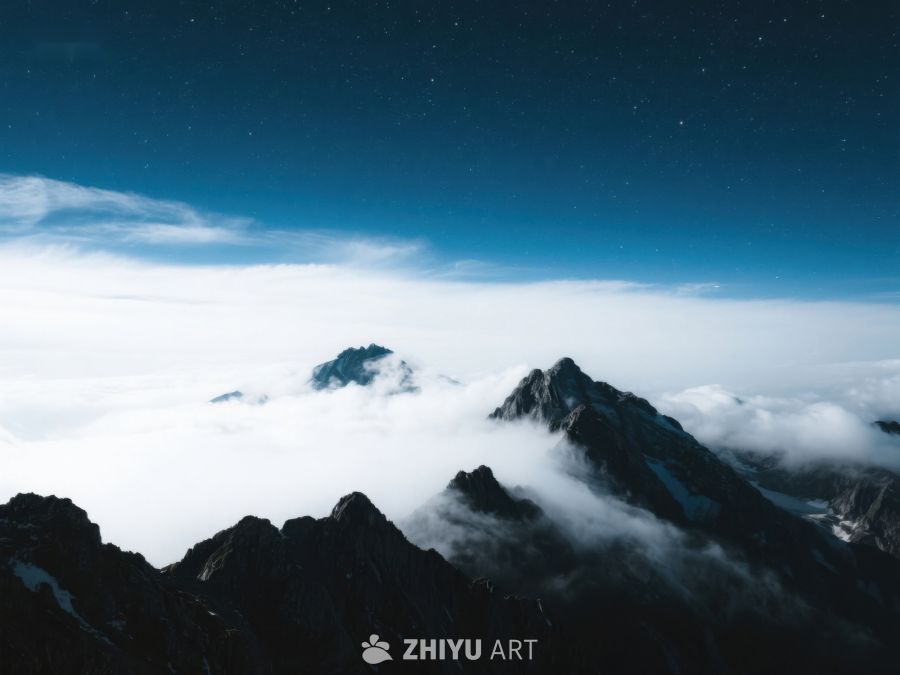 夜空下的云海与山峰 346