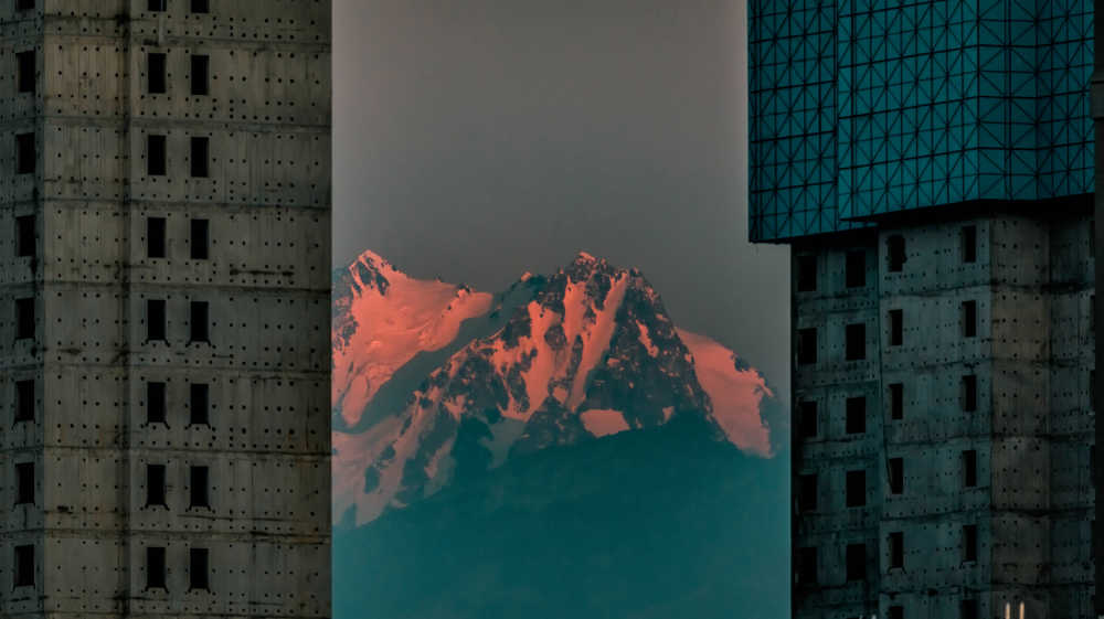城市中的天山