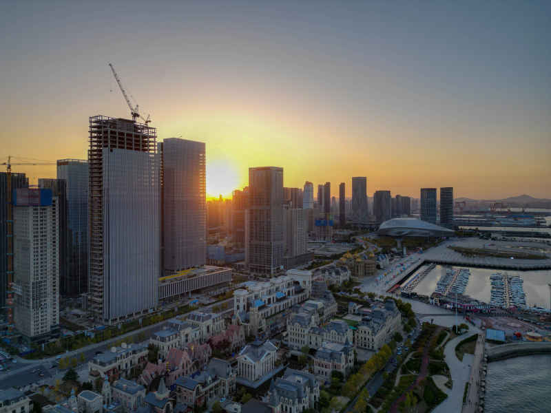 日落时刻看大连东港