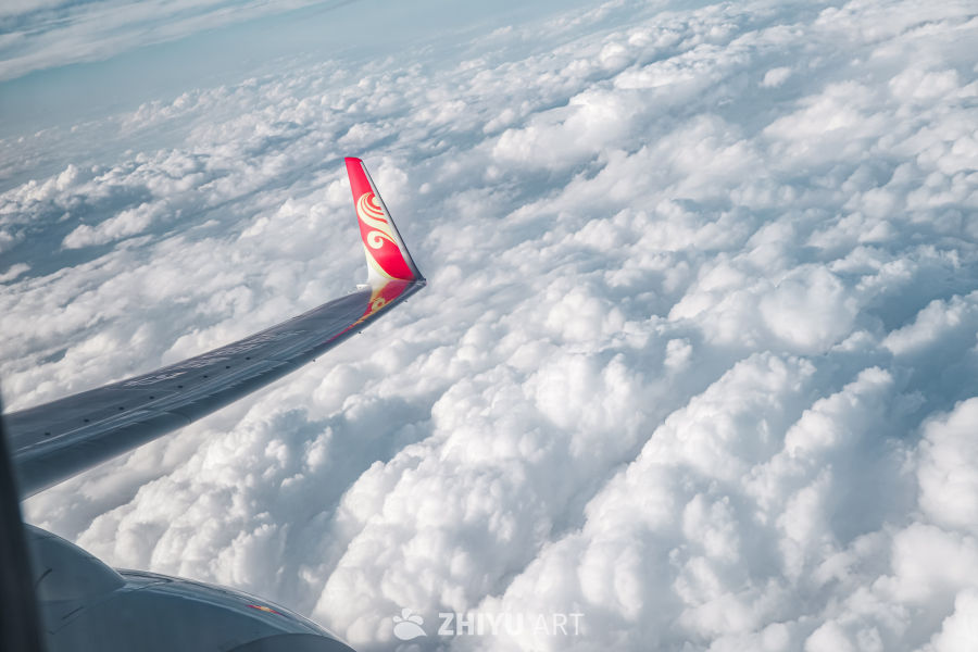 云端之上，自由飞翔