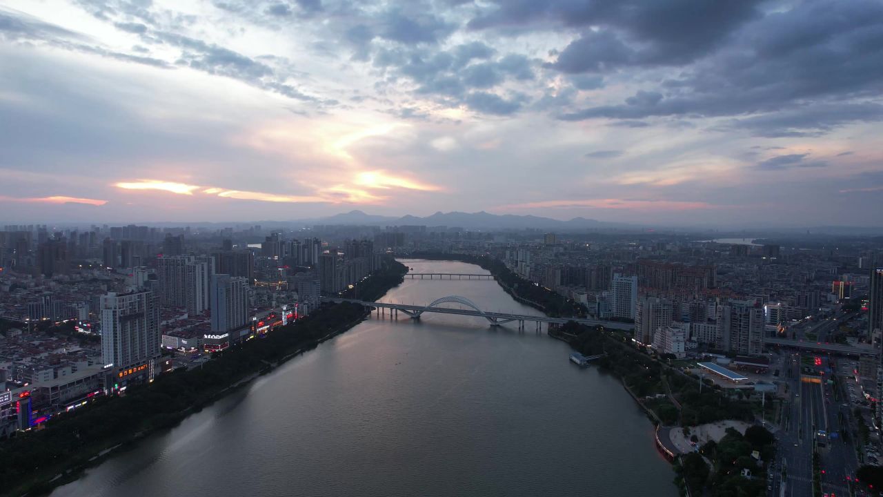 江西赣州城市晚霞夕阳西下夜幕降临航拍 