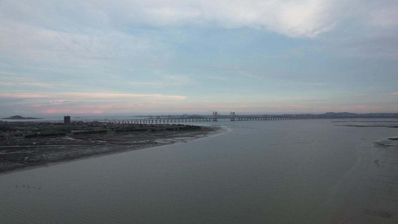 退潮后大海赶海实拍 