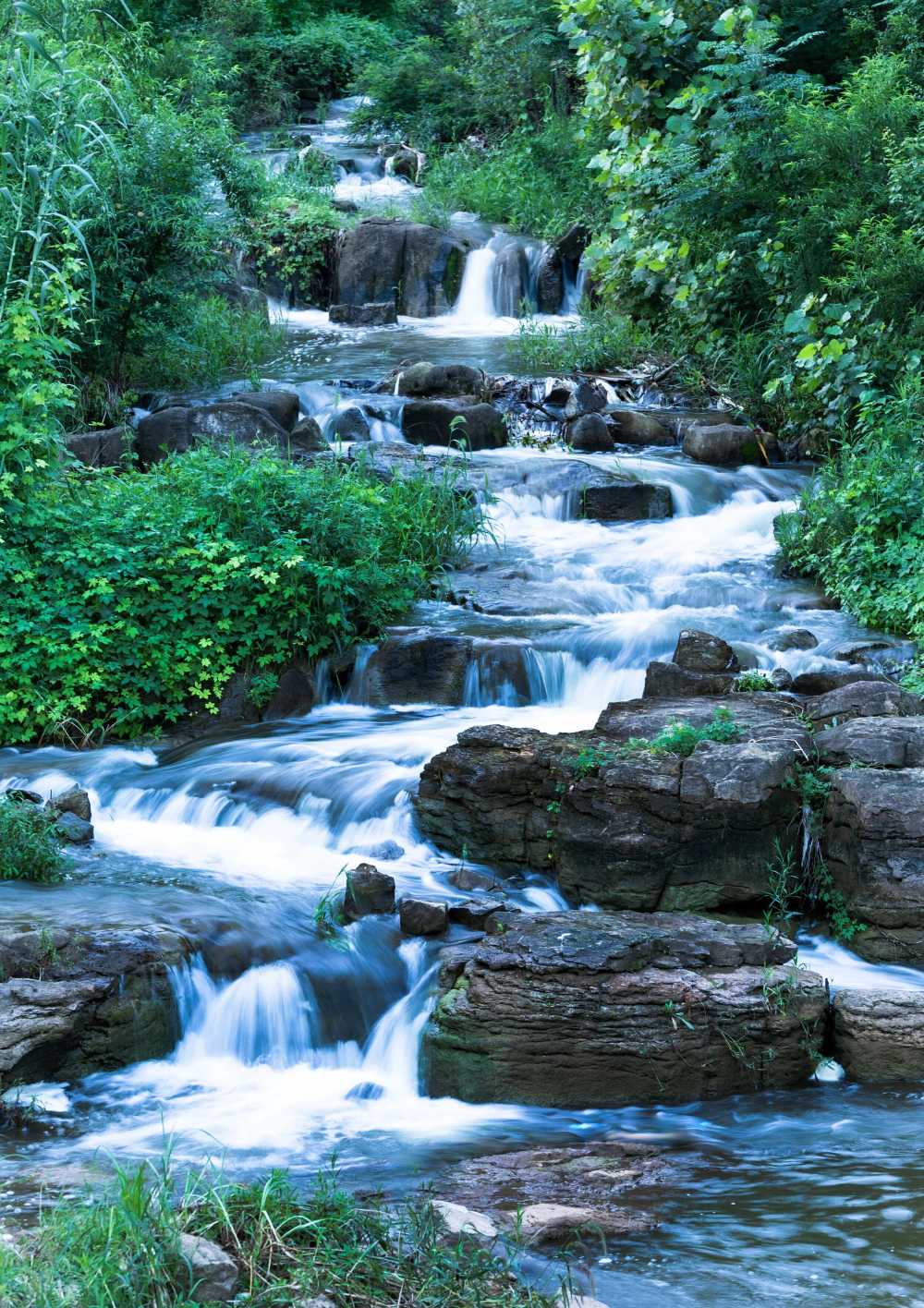 山间流水