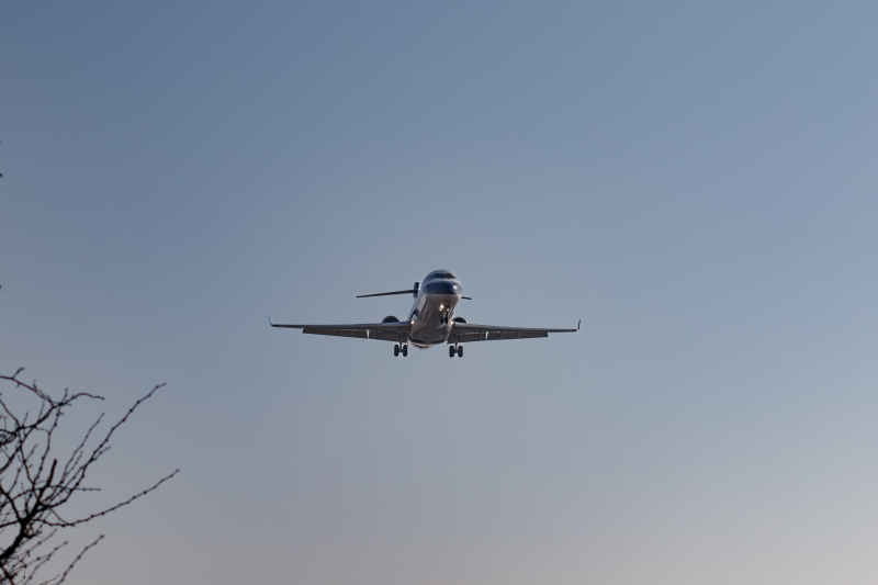 中国南方航空国产ARJ21-700(B-652M)飞机降落洛阳北郊机场 4