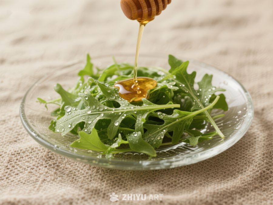 蜂蜜浇淋新鲜绿叶蔬菜 150
