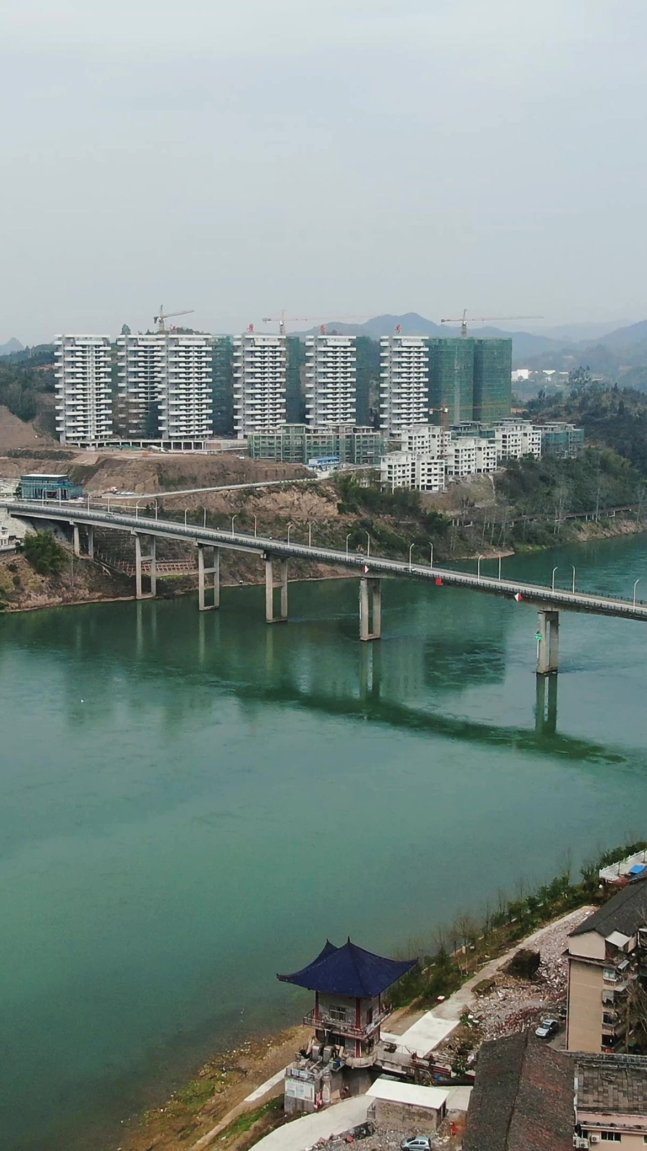 城市航拍湖南沅江大桥竖屏