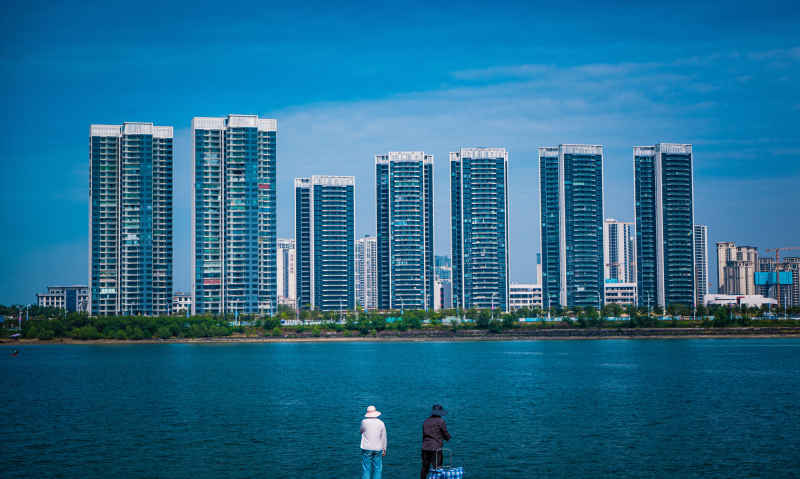 面对