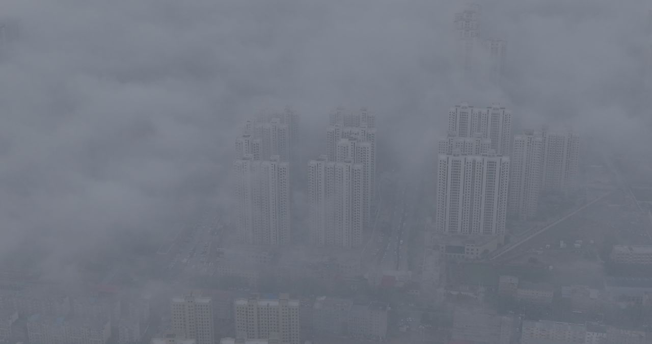 雾中城市