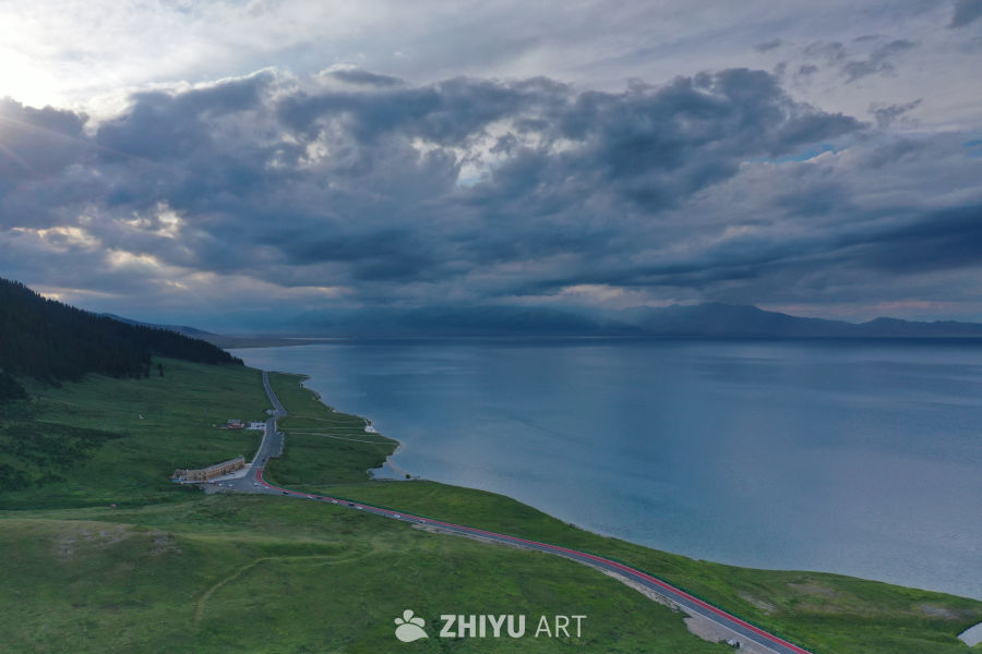 湖畔公路