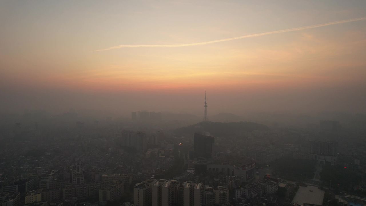 广东阳江城市清晨日出彩霞迷雾航拍 