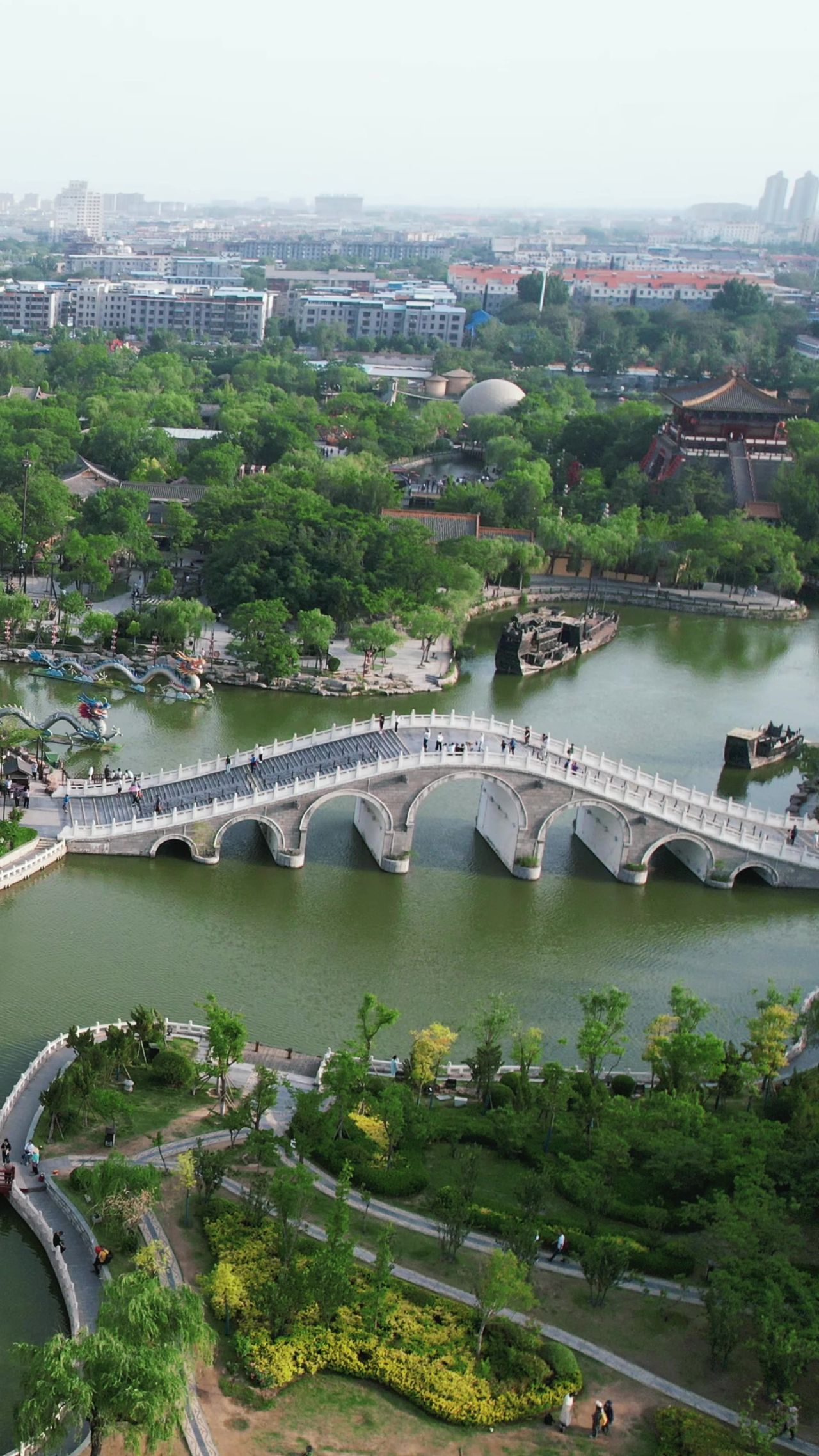 航拍河南开封清明上河园5A景区竖屏  