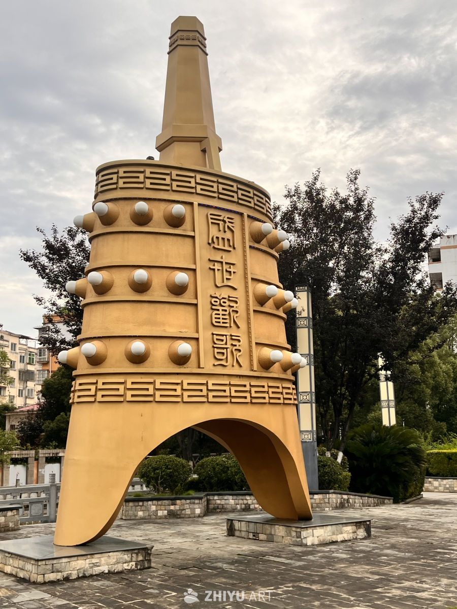 金色传统雕塑