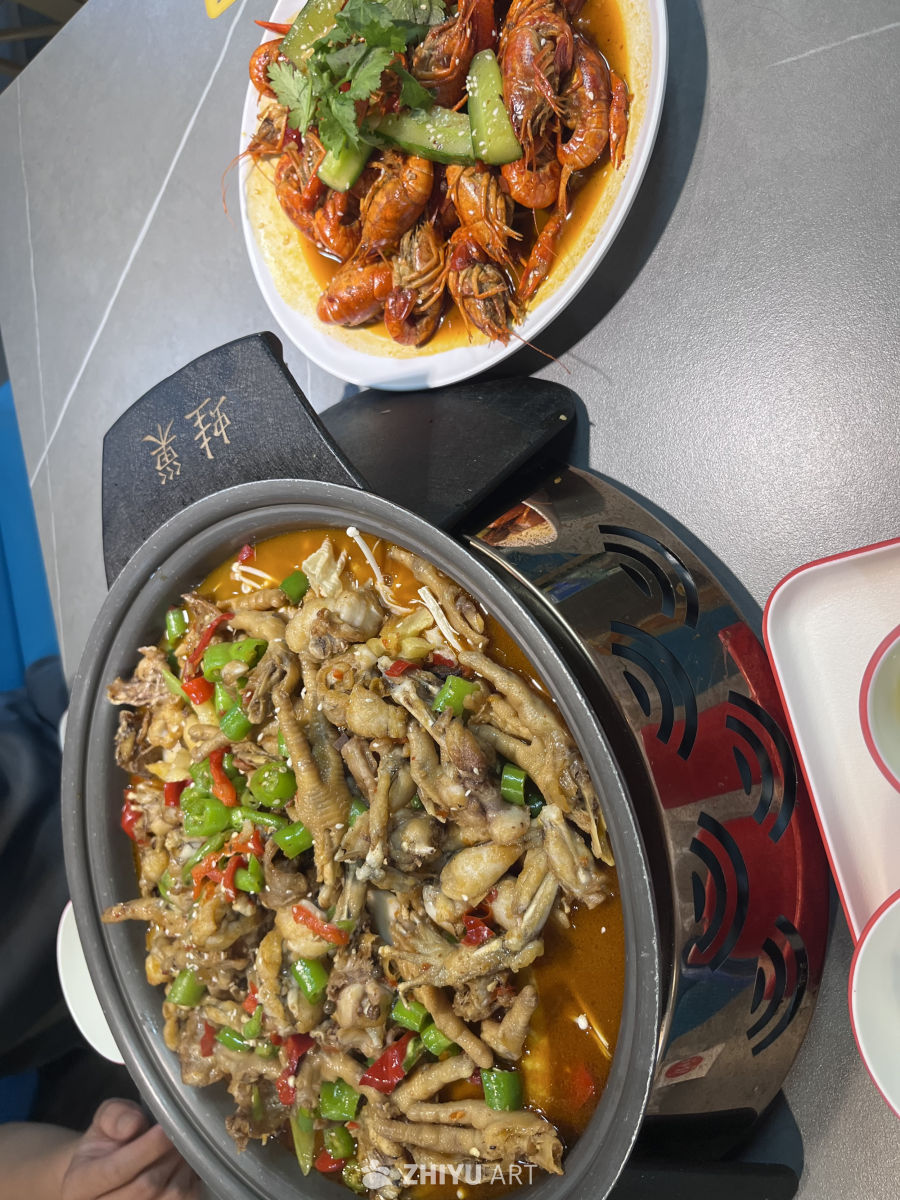 麻辣龙虾与泡椒牛蛙