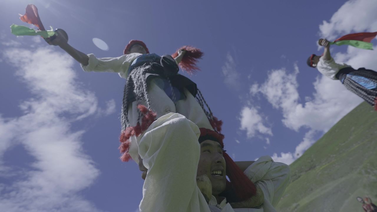 高原草地民族舞蹈