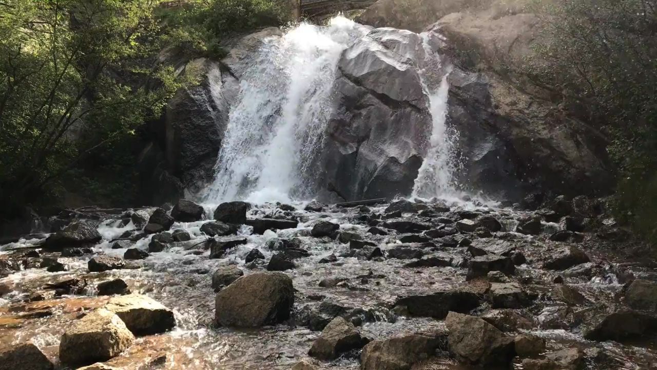 大瀑布自然水森林旅行