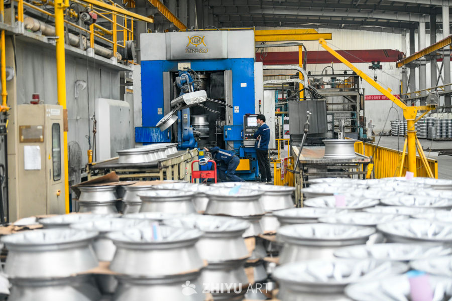 铝企业生产加工 汽车轮毂生产车间 1