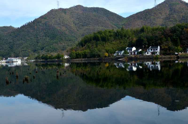 皖南川藏线 澄澈湖水 9