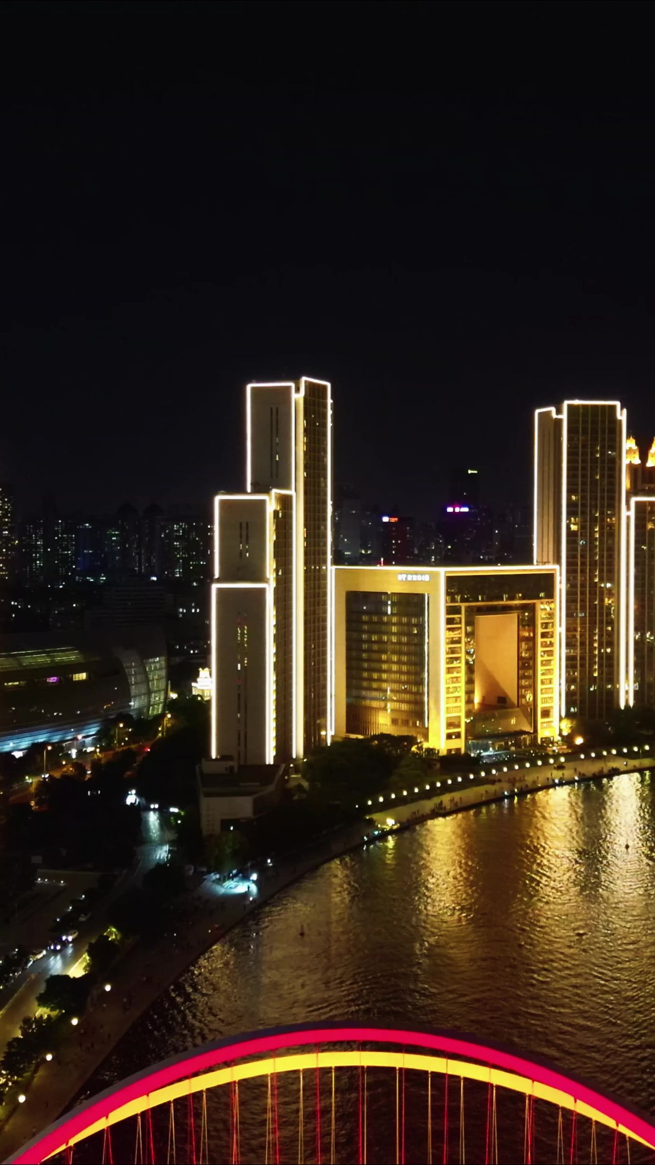 天津海河两岸夜景灯光竖屏航拍 