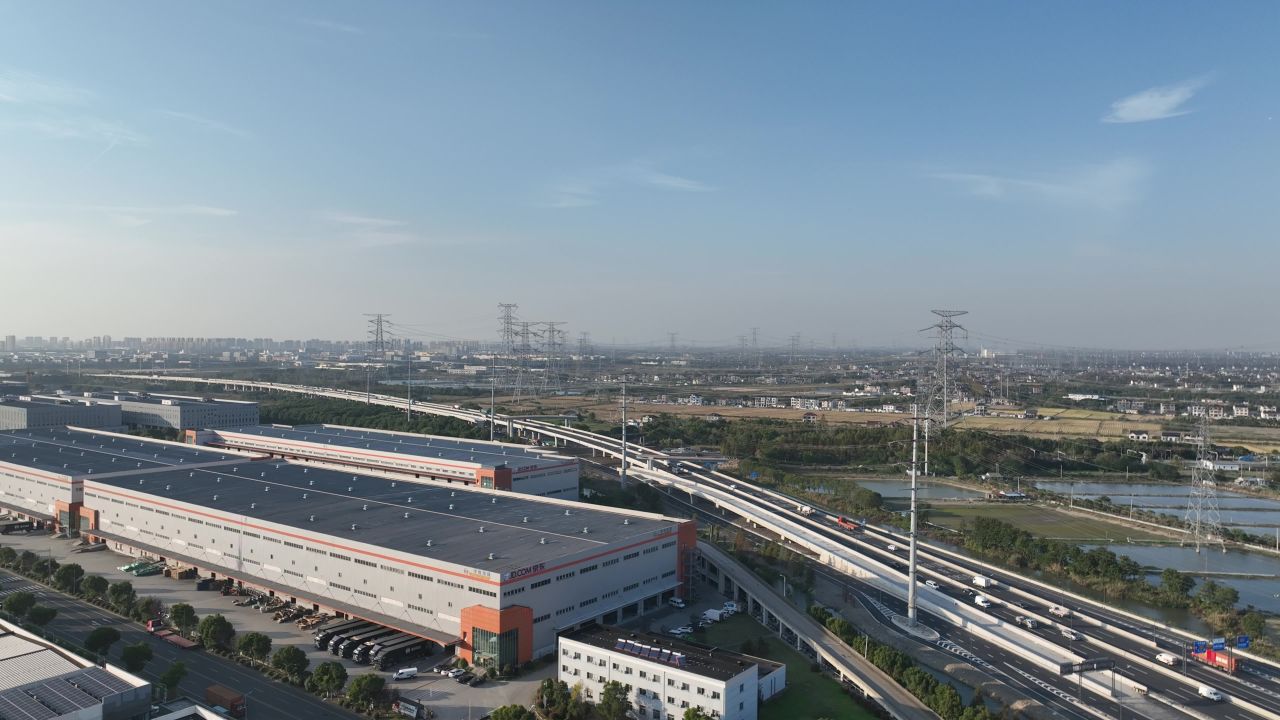 4K航拍江苏工业区大景 1