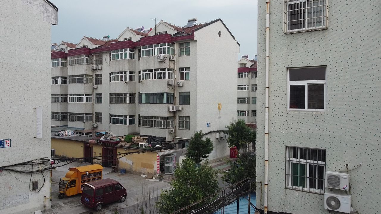 小镇小区情景剧转场航拍素材