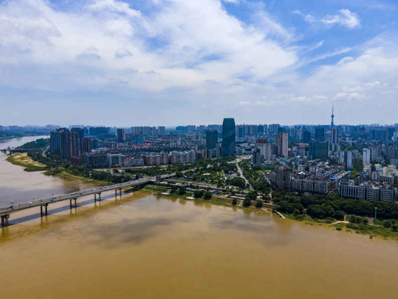 湖南株洲城市蓝天白云