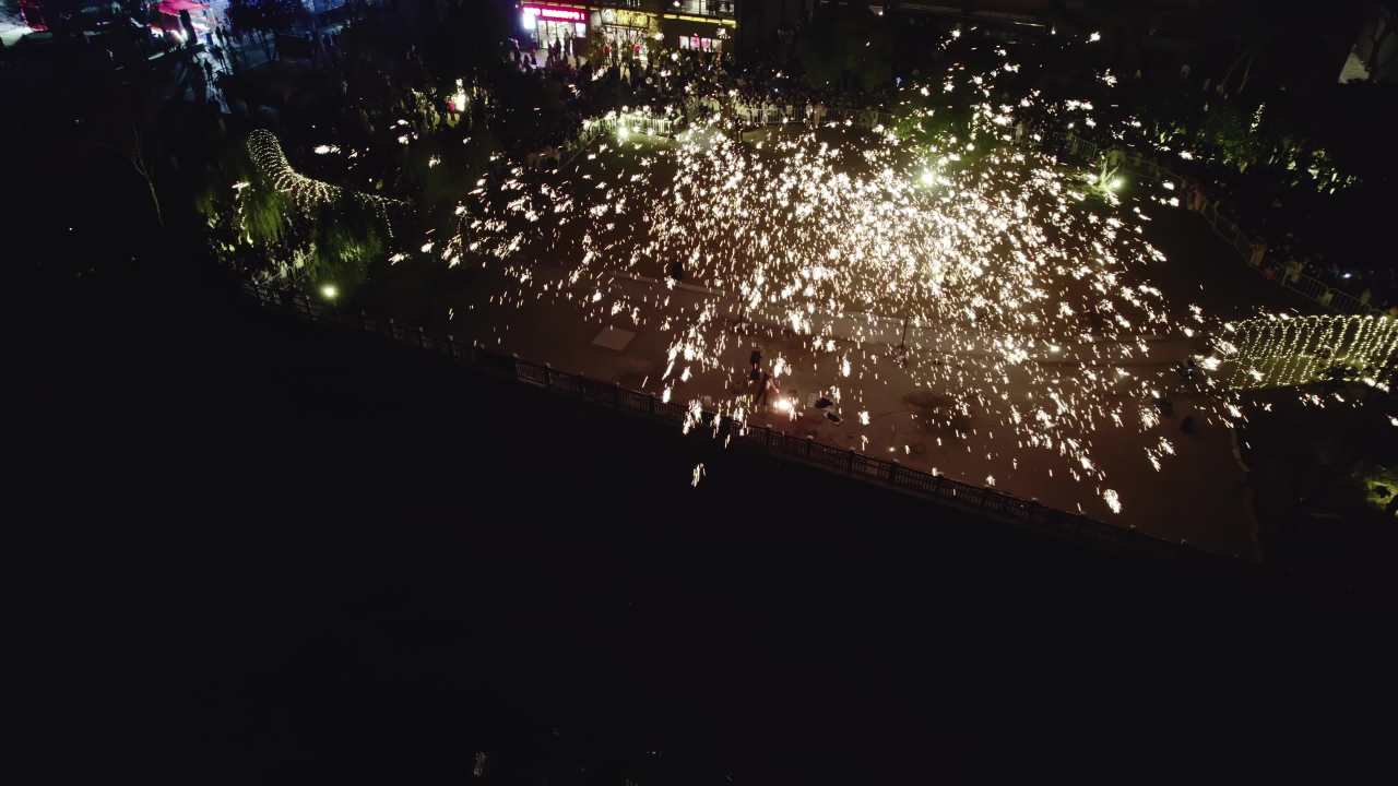 非遗打铁花航拍视频 3