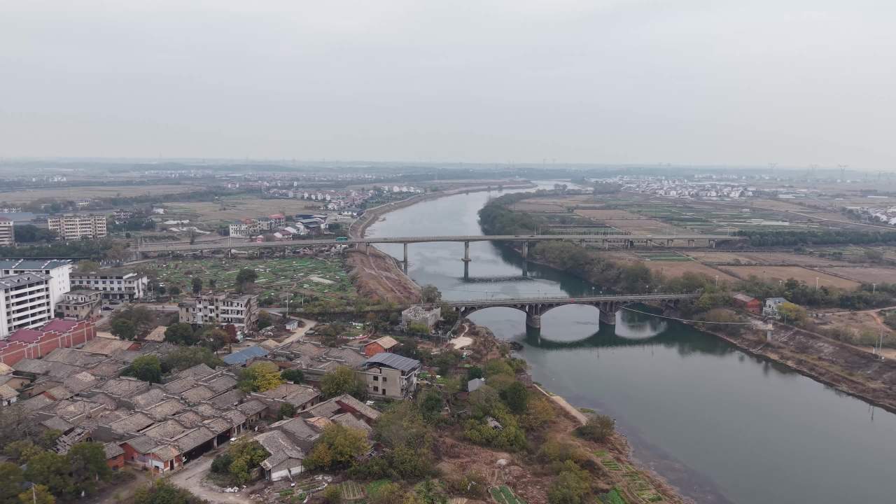 乡村河流与桥梁