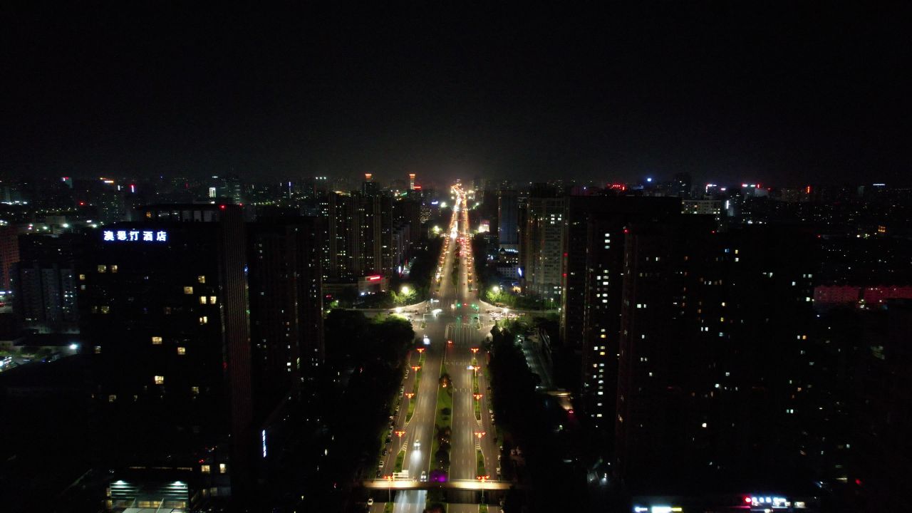 山东潍坊城市夜景交通车辆行驶航拍 