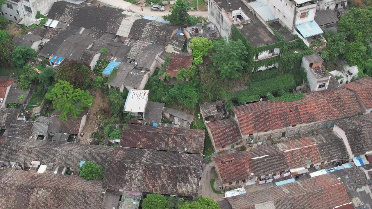 城市破旧老城区房屋建筑航拍  