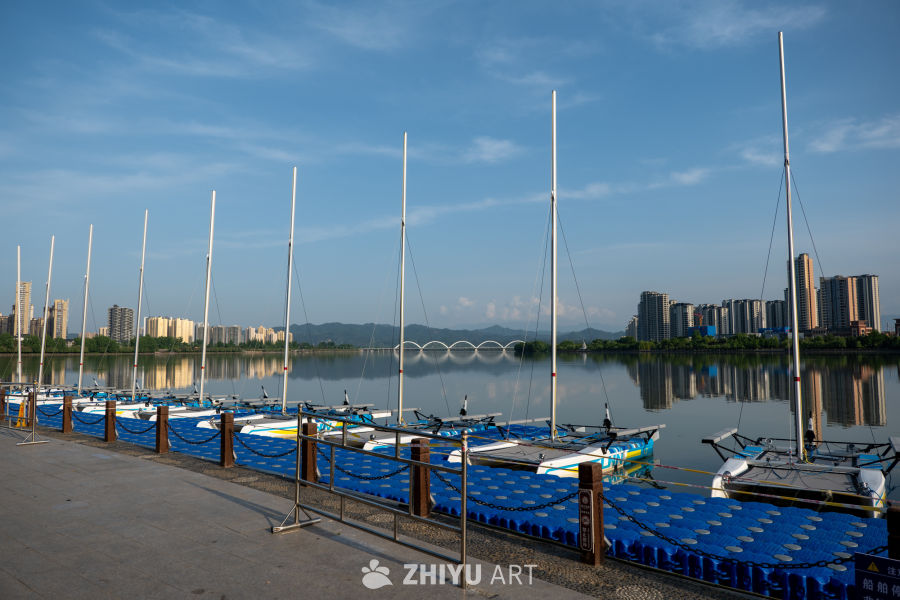 江边美景及帆船 24