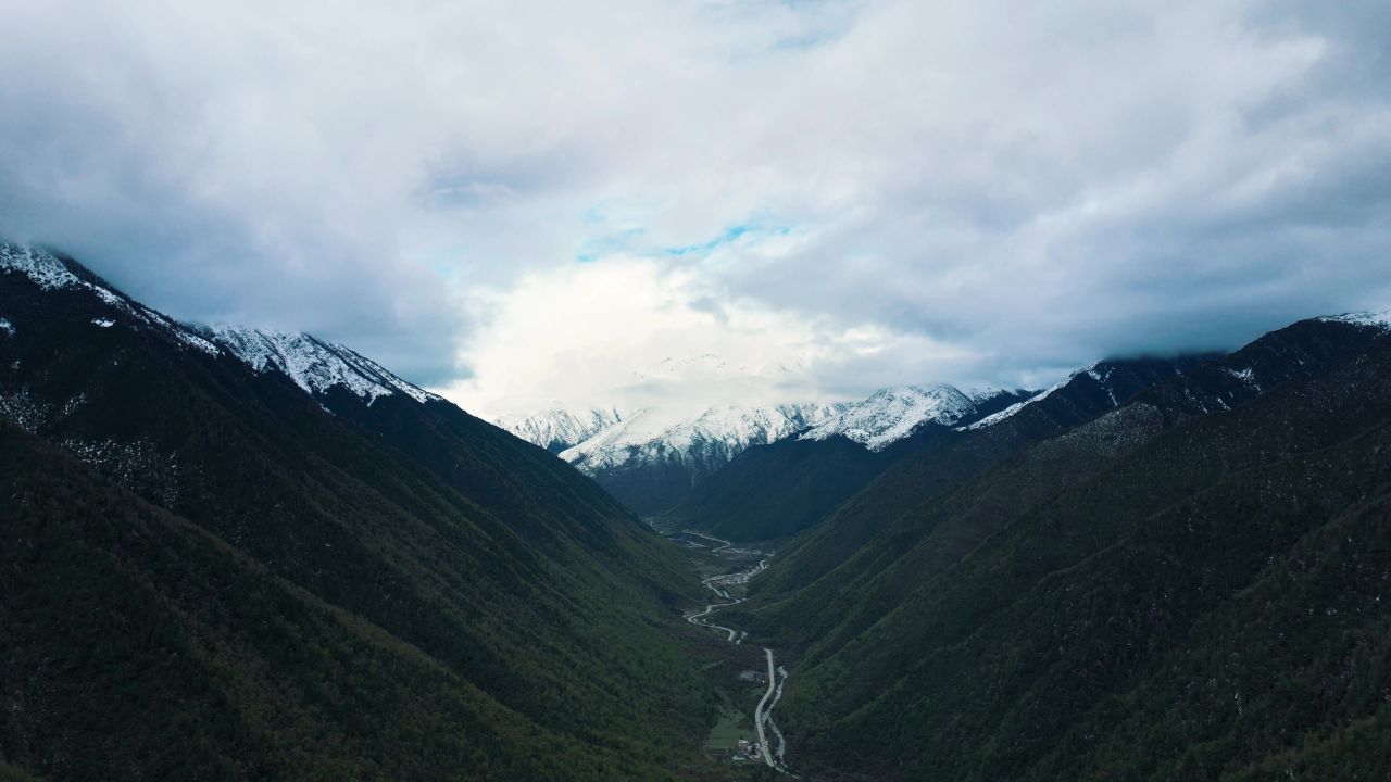 川西雪山航拍