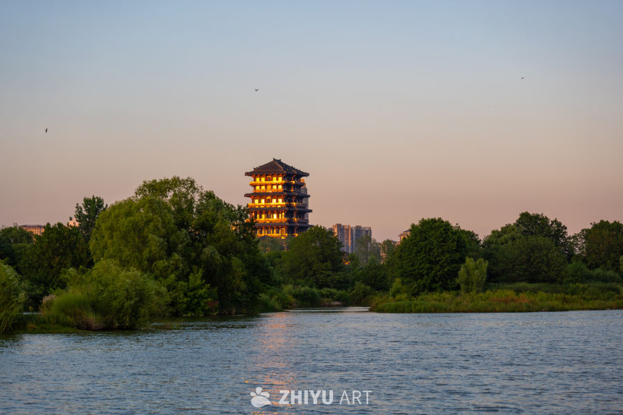 夕阳映古楼