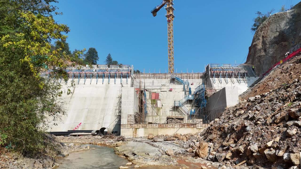 大坝施工现场航拍