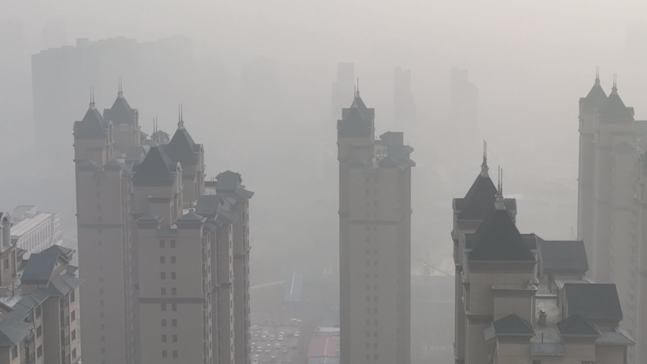 雾中高楼