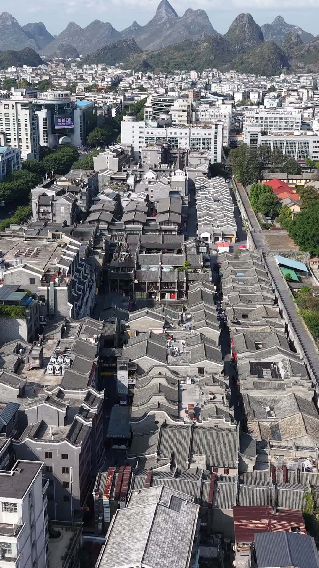 竖版航拍桂林城市建设 (4)