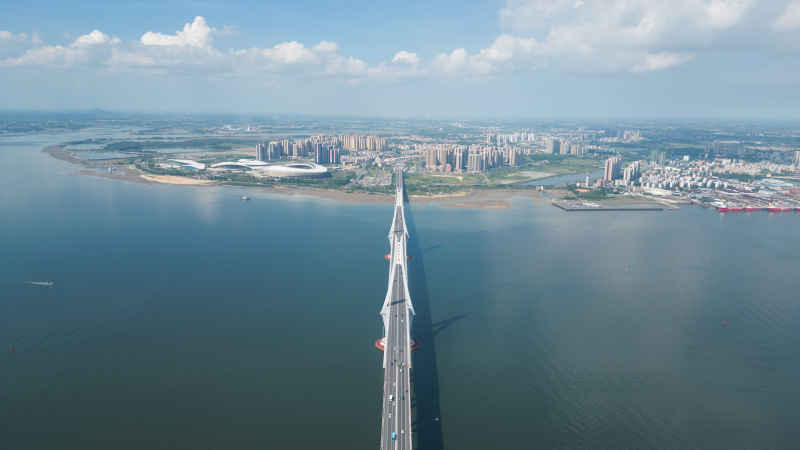 湛江海湾大桥俯看坡头区全景