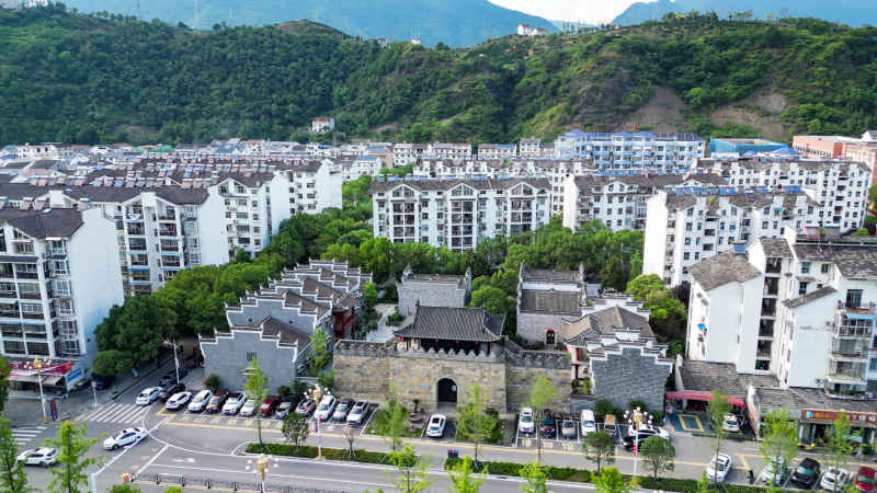 航拍湖北襄阳兴山城市风光  