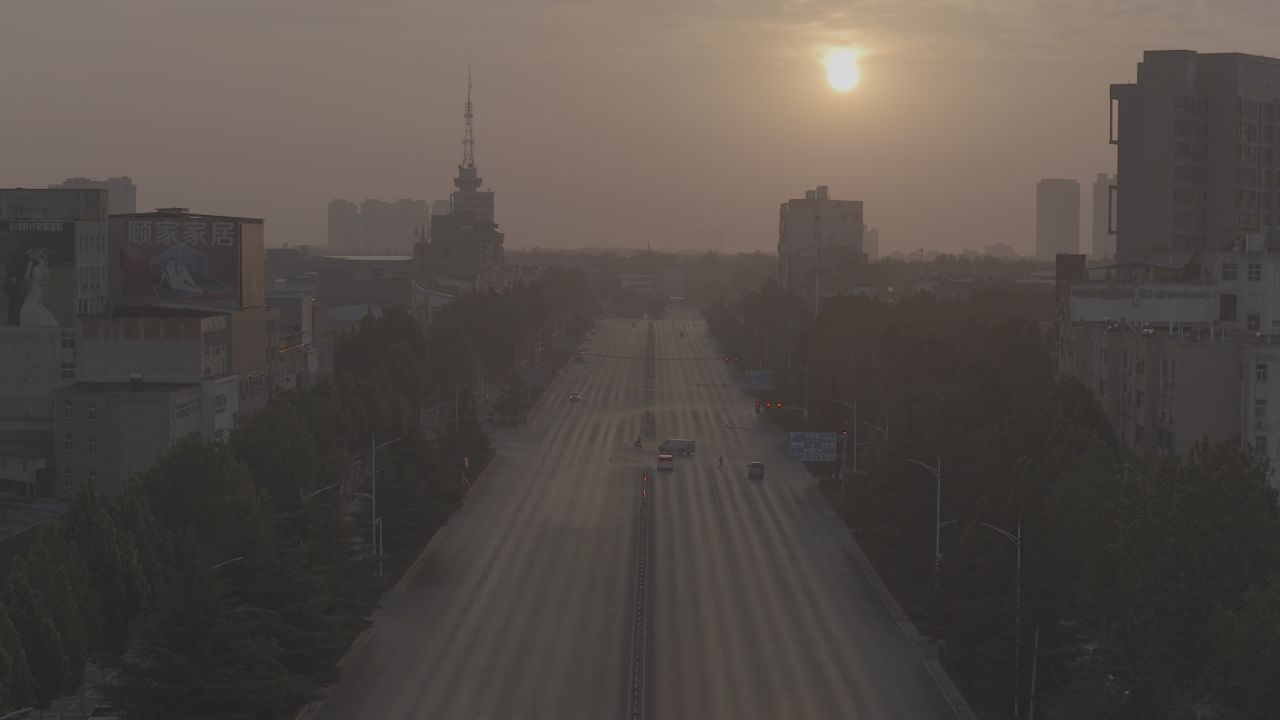 晨雾中的城市
