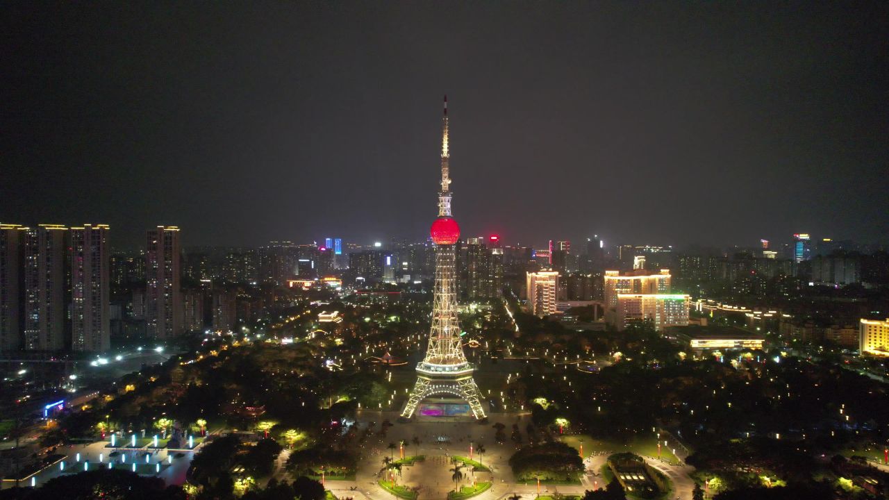 广东佛山岭南明珠体育馆佛山电视塔夜景航拍 