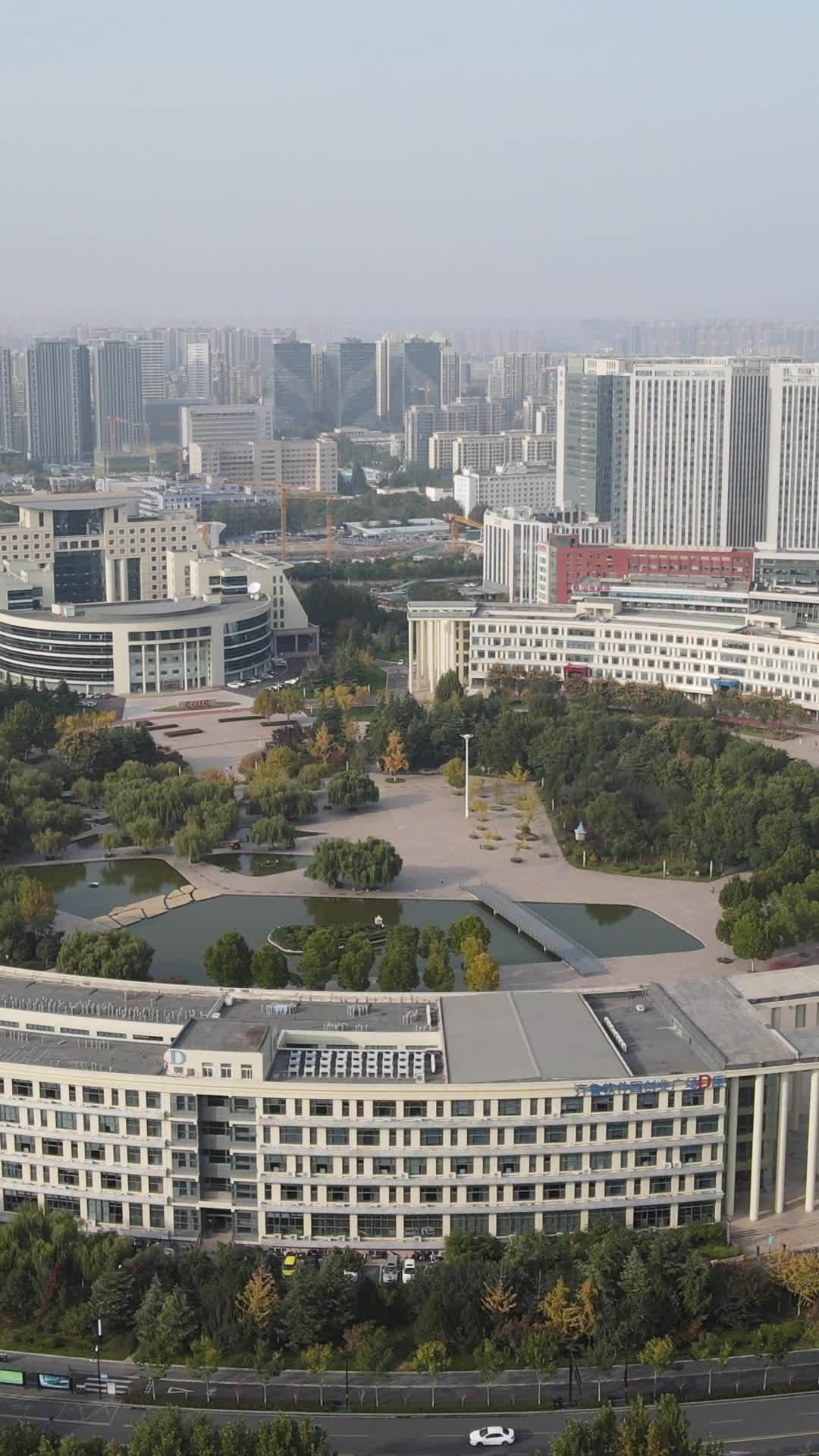 现代都市的静谧与繁华