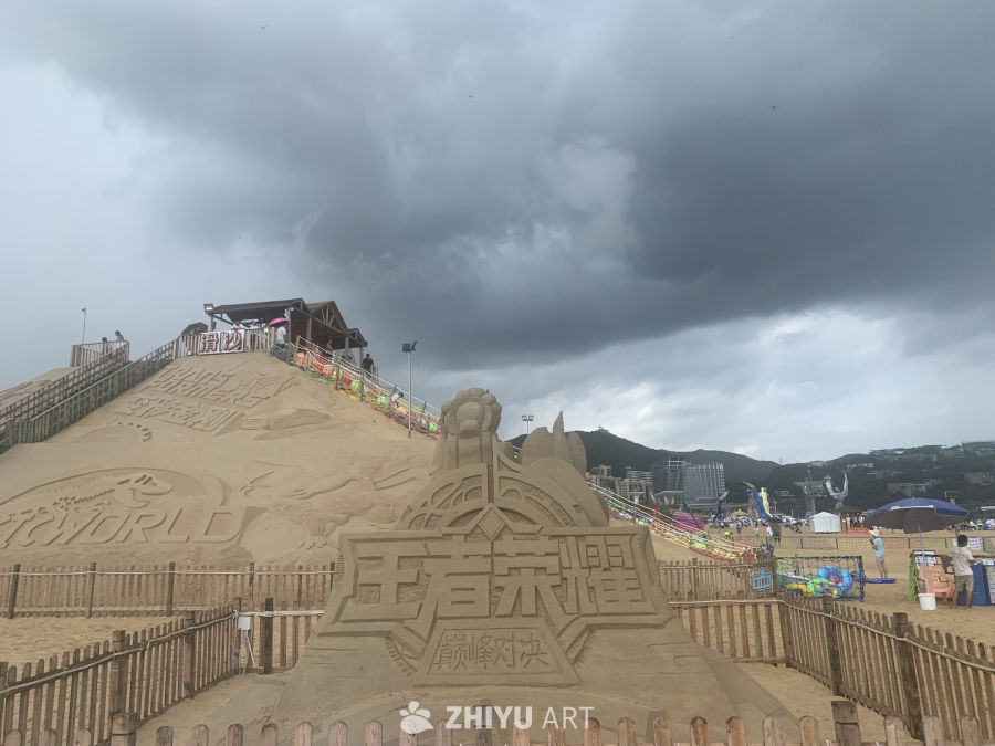 壮观的沙滩沙雕乐园