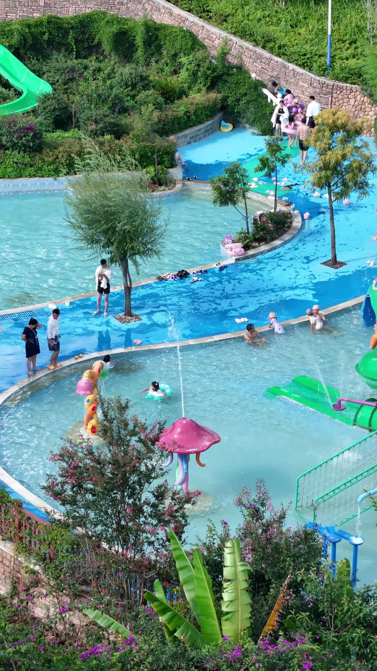 夏日清凉：水上乐园欢乐时光