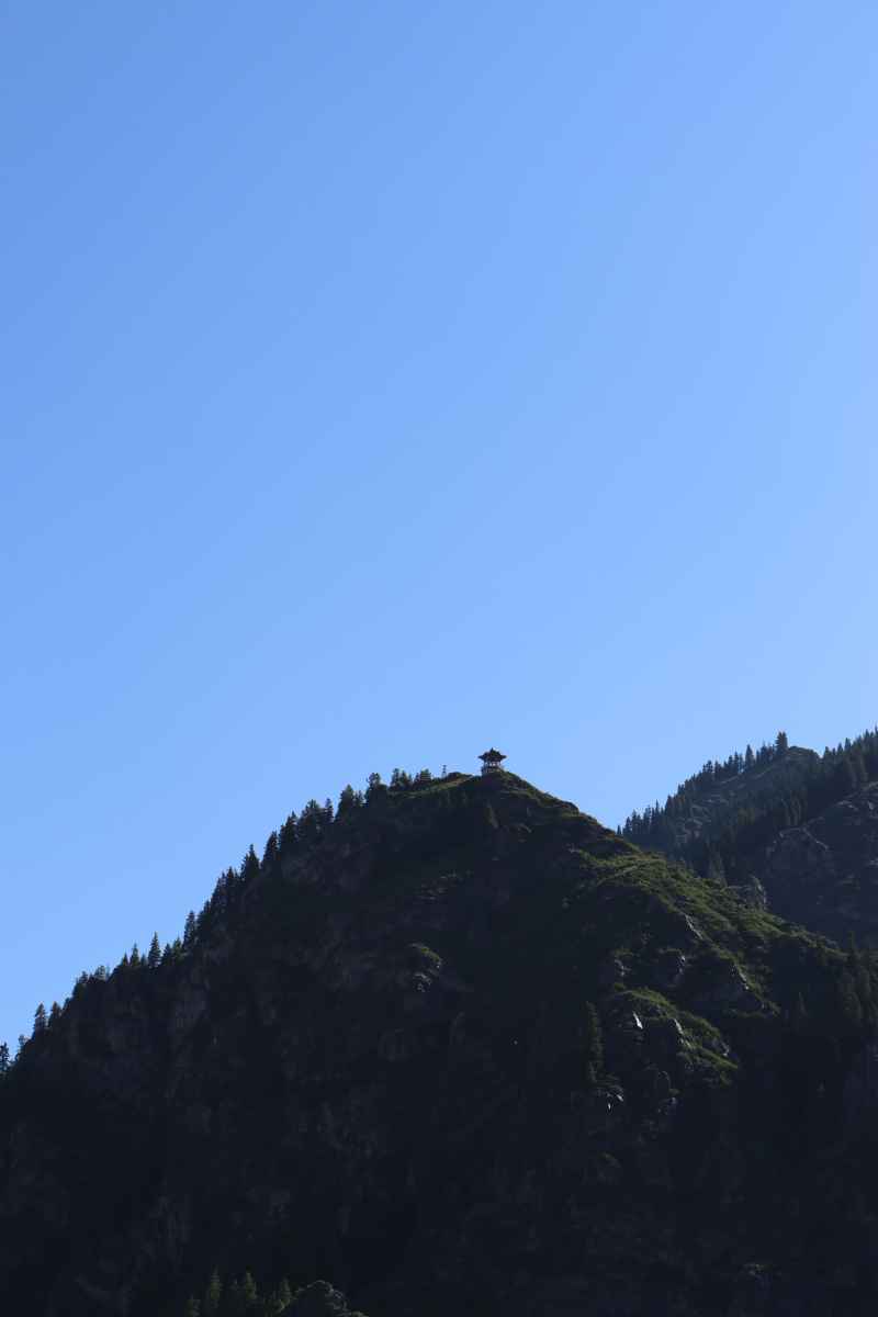 山巅寺庙