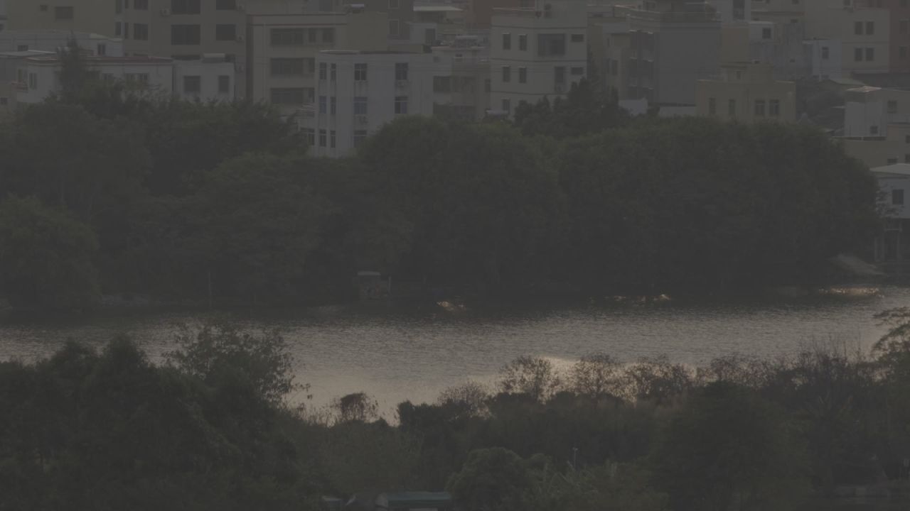 波光粼粼的湖面