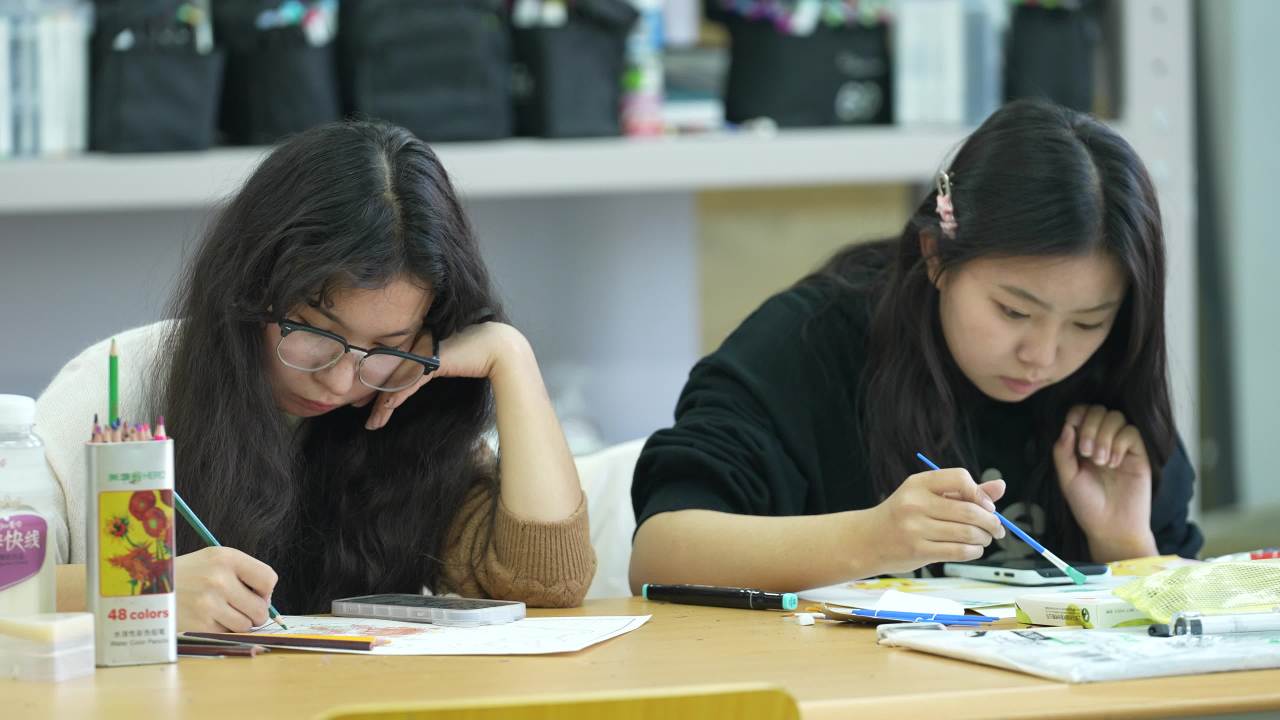 大学生上课