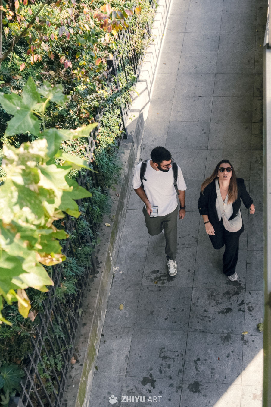 光影斑驳的上海街头