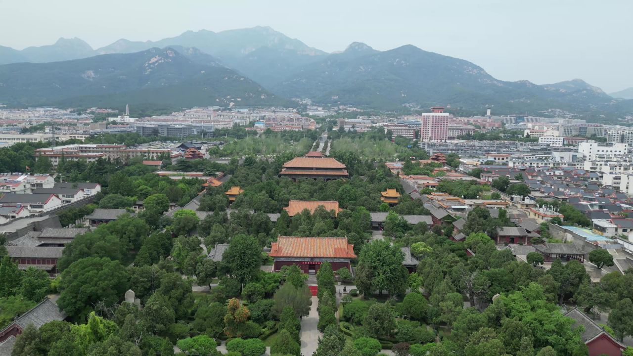 航拍山东泰安岱庙 