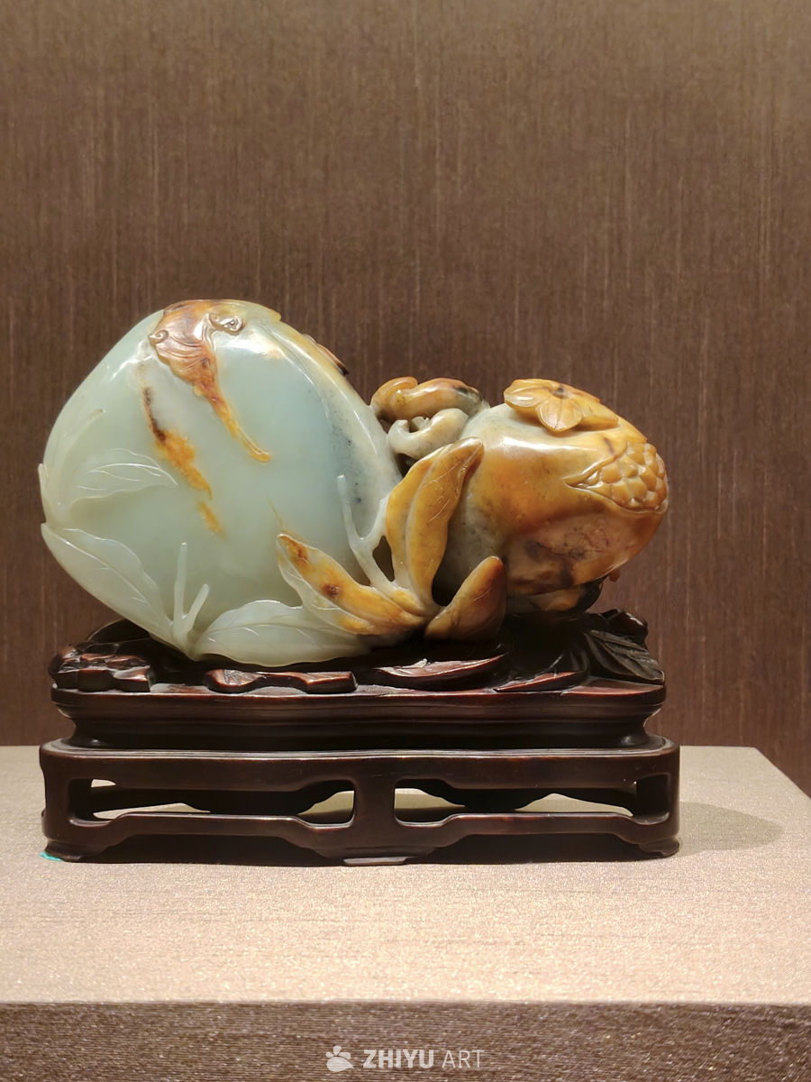 清代白玉巧色桃榴佛手摆件