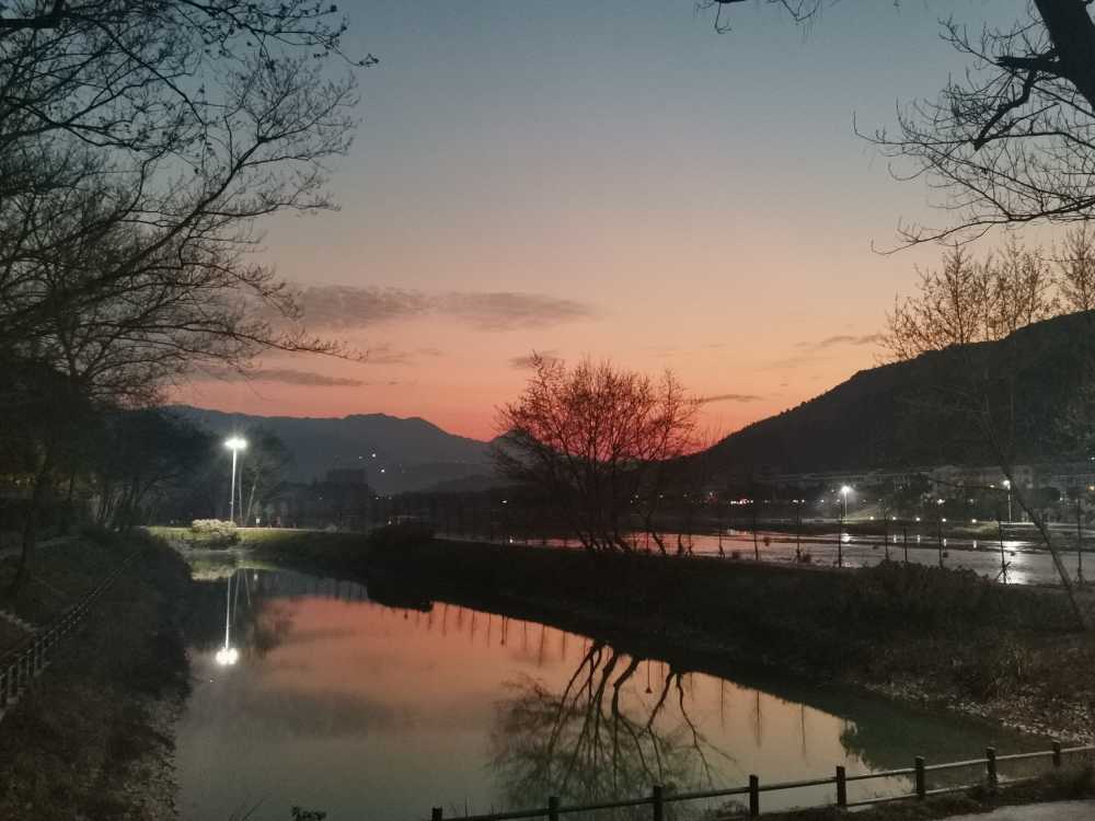 家门口的夕阳