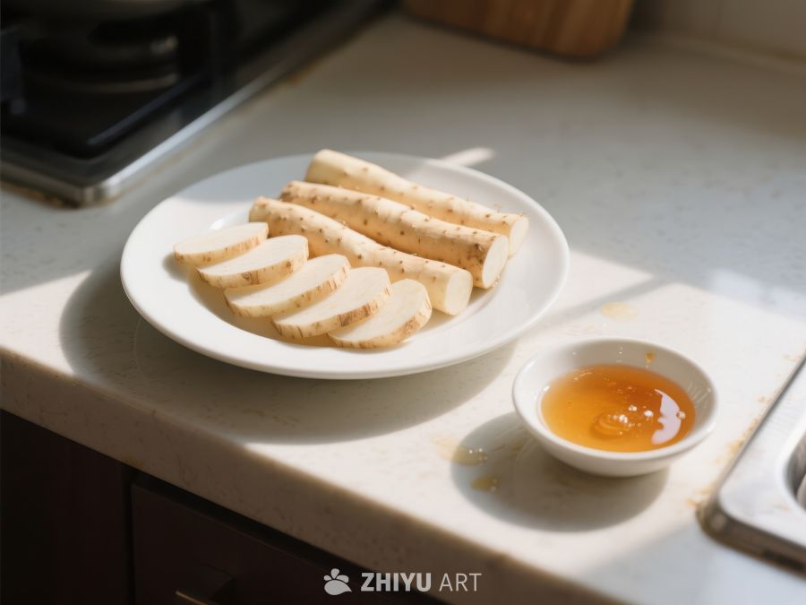 切片山药与蜂蜜小碟 322